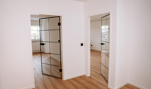 Commission-free renovated 3-room apartment with balcony