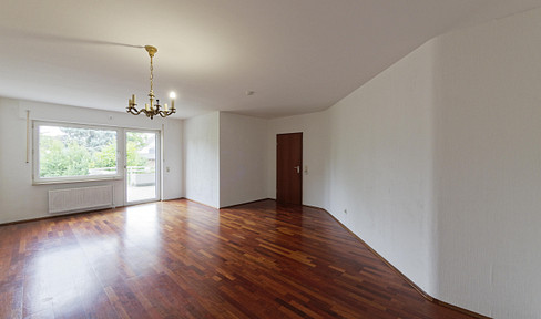 Bright 3-room apartment (87 m²) with balcony and fitted kitchen – quiet location, well-maintained, just one stop from Cologne.