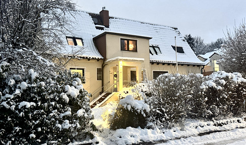 Free of commission! Plenty of space for the family - central living in the countryside!