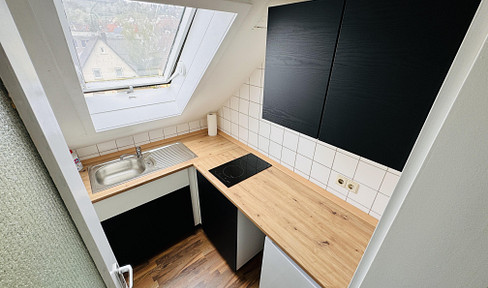 Stylish, fully furnished 2.5-room top-floor apartment in a top location in Plochingen