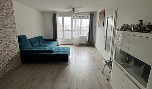 ! Free of commission ! Spacious 4.5-room maisonette apartment in a central location