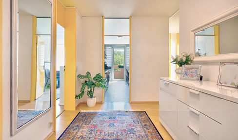 Light that touches hearts: Your new home in the Taunus - peace, warmth and views included