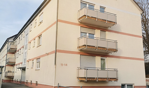 PROVISIONSFREI: Renovierte 2-Zi.-Wohnung & Garage – Top-Anlage mit Top-Mietern