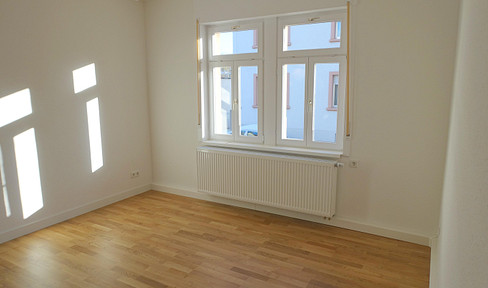 Frisch sanierte, helle 2 Zimmerwohnung im Hochparterre nah am Kirdorfer Feld