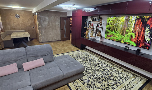 Commercial building with office and manager's apartment in Leingarten