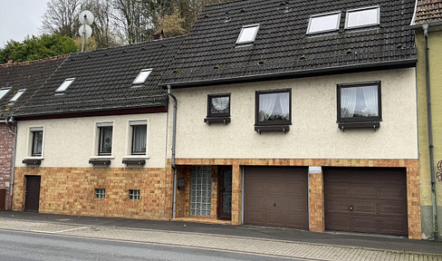 Großzügiges Wohnhaus mit 184 m² & 2 Garagen in Heidelberg-Schlierbach – bezugsfrei