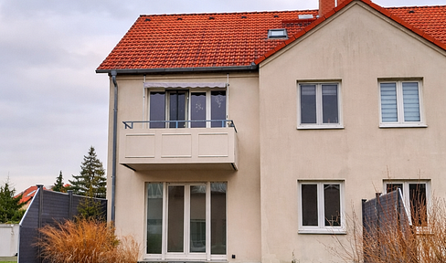 High-quality renovated 2-room apartment with terrace and garden in Kötschlitz