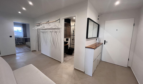 Newly renovated 3-room apartment with mountain view, 2 balconies, underground parking space