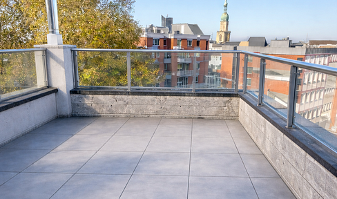 Attika Penthouse Jugendstil Maisonette Atelier 100 qm mit Dachterrasse und Panoramablick