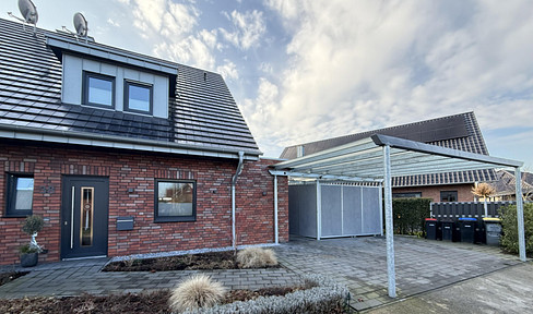 All-round carefree semi-detached house in the countryside - garden, PV system, high-quality fitted kitchen, oven