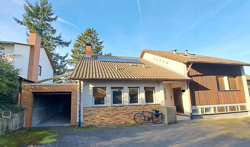 Ruhige, große Familien-Oase mit enormem Gartenparadies & Raum zum Träumen