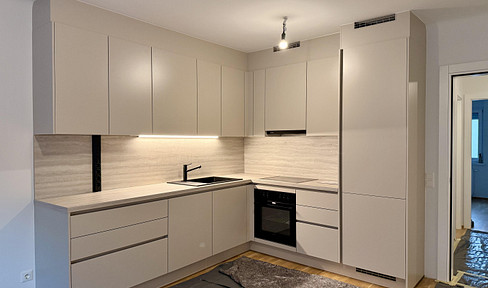 Top location: 3-room near Belvedere/Hbf, U1! Free of commission. Ideal for flat share, ambassadors & families