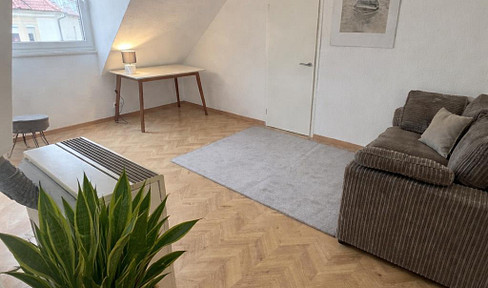 Stylish and furnished 2-room apartment in Stuttgart-West (flexible lease terms possible).