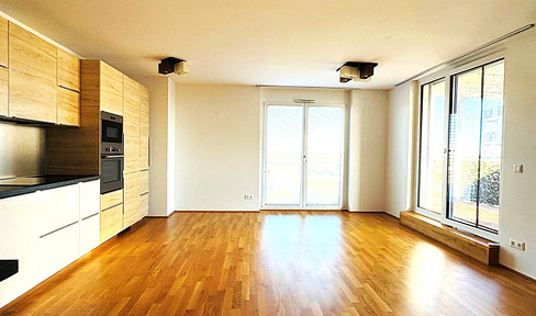 New price! PROVISIONFREE: 4-room apartment - top floor with balcony and terrace directly on the U2