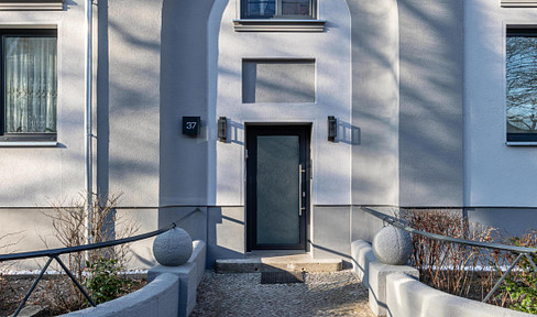 Charming 2.5-room attic apartment.