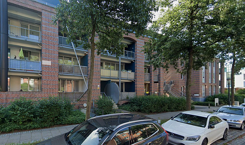 Helle Dachgeschosswohnung mit neuer EBK & neuem Bad