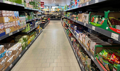 Established food discounter in the vicinity of Würzburg