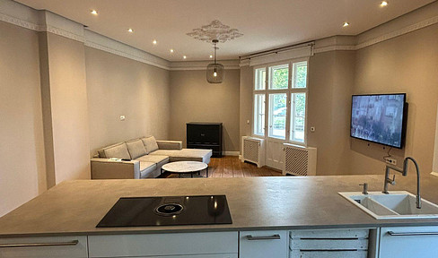 Altbauwohnung mit Balkon (101 m²) in Steglitz – saniert – provisionsfrei – frei ab 31.07.2026