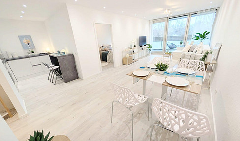 EXCLUSIVE LIVING DREAM - First occupancy after complete refurbishment - 2 room apartment with south-facing balcony, parking space