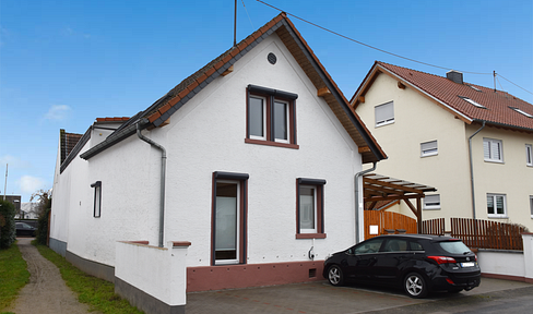 Refurbished detached house with high-quality fittings - move in immediately and feel at home