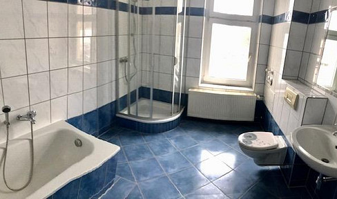 3-Raum WE, super Lage 1 OG, Tageslichtbad, großer Balkon, Küche mit 2 Fenster,