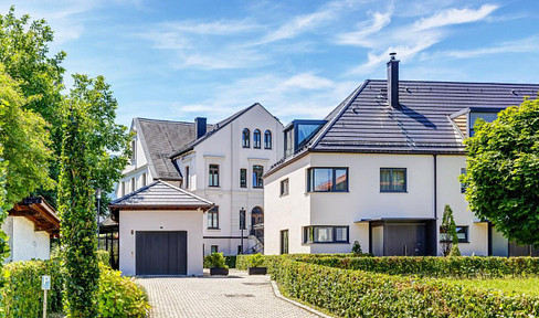 Lichtdurchflutete Luxus-4-Zimmer-Altbauwohnung mit 2-Bergblick-Balkonen (möbliert oder unmöbliert)