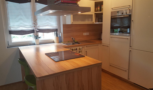 Well-kept 3-room apartment with balcony, kitchen, underground parking & outdoor parking space