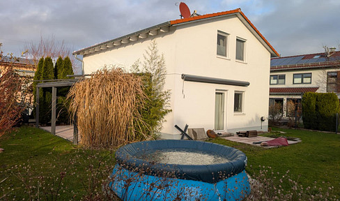 Detached house with carport in Meitingen, OT Erlingen