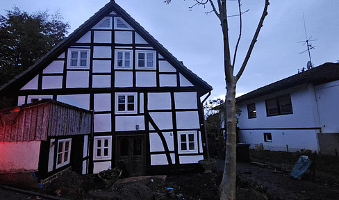 Historisches Einfamilienhaus mit 8 Zimmern, 8 km vom Hbf Hameln