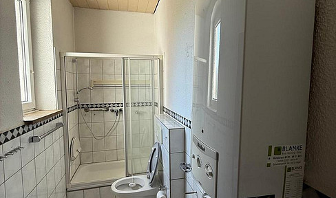 Großzügige 3 Zimmer Wohnung mit Altbaucharme