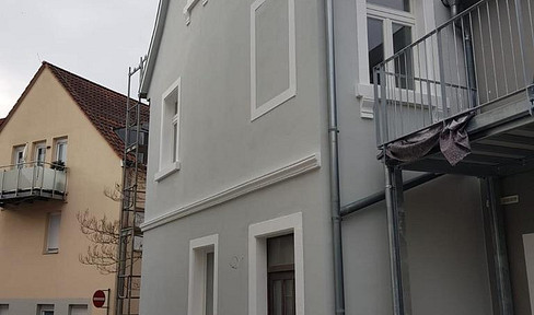 Nussloch Center: Two completely renovated apartments, with 72 and 32 square meters respectively, with balconies, are available for rent. This is the first time they are being rented out.