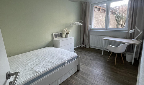 🌟 Beautiful shared apartment room available immediately in the center of Bonn! 🌟