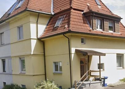 Friendly 2-room apartment in an old building with balcony and EBK