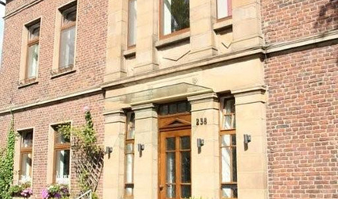 Exklusive Dachgeschosswohnung im barocken Herrschaftshaus – Wohnträume über den Dächern Dortmunds