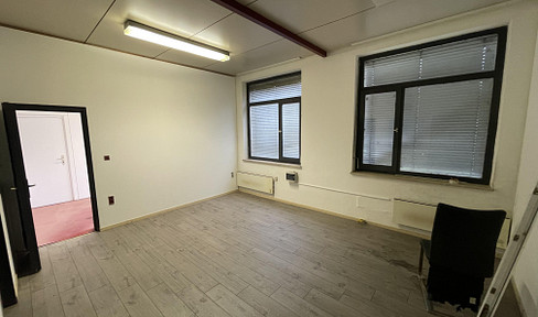 Office/warehouse space available for rent in the Hunderdorf industrial park - starting from 05 [likely referring to a price or size].