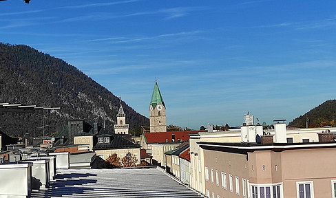 Individuelle, helle 3-Zimmer-Altbau-Wohnung mit großer Dachterrasse in Bad Reichenhall