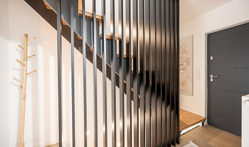 BEZUGSFERTIGES REIHENHAUS: KERNSANIERT, MIT WÄRMEPUMPE IN STÖCKHEIM