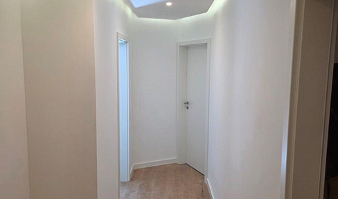 Hochwertig sanierte 2-Zimmer DG-Wohnung, provisionsfrei in Düsseldorf