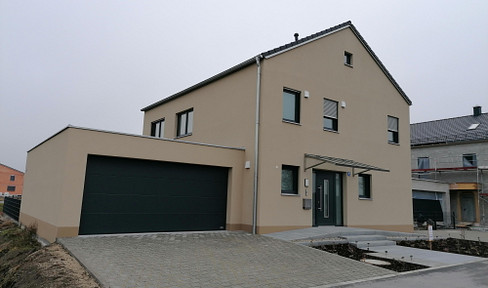 New build / first occupancy detached house with garage in Abensberg-Gaden