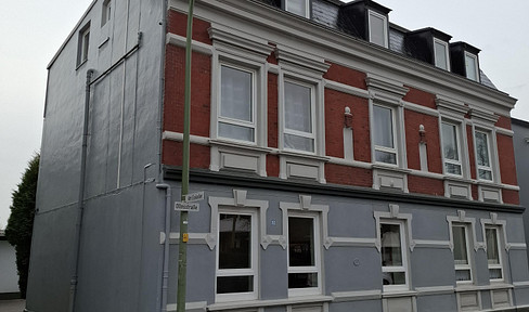 Zentral gelegen, Neu: Renoviert,Böden,Fenster & Einbauküche,inkl.KFZ Stellplatz,Wärmegedämmt