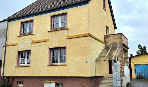 from PRIVATE -House with large plot of land-