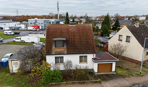WOHNHAUS DESSAU-ROSSLAU