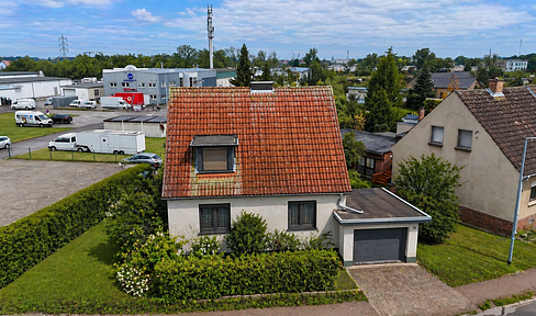 WOHNHAUS DESSAU-ROSSLAU