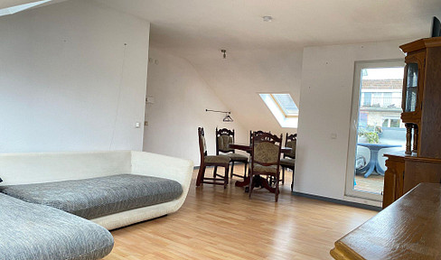 Charmante Dachgeschosswohnung mit Loggia in ruhiger Lage – Im Schacht 6–8, Saarbrücken