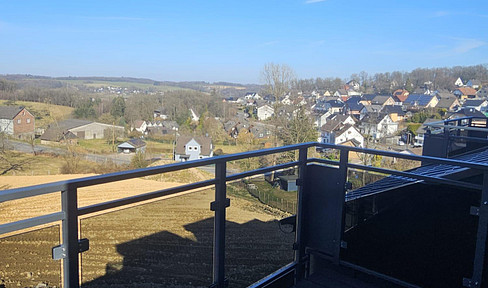 ** Über den Dächern von Waldbröl: Dachgeschosswohnung mit Ausblick!**
