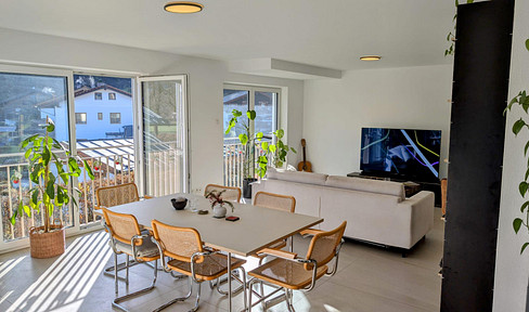 Schöne 3,5 Zimmer-Wohnung in Oberschönau mit Balkon und Bergpanorama