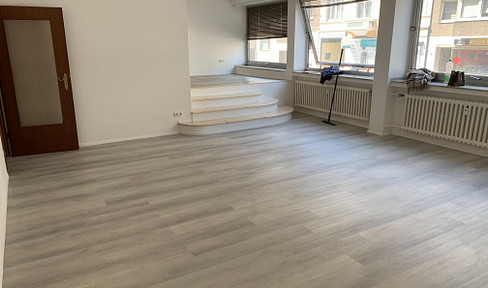 Attractive 1.5-room apartment with fitted kitchen in Düsseldorf-Pempelfort