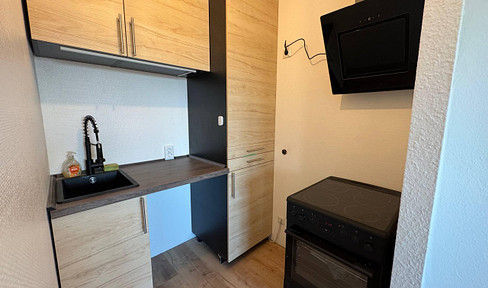 Peine City Center: Newly renovated, centrally located, and accessible: Perfect studio apartment on the 14th floor.