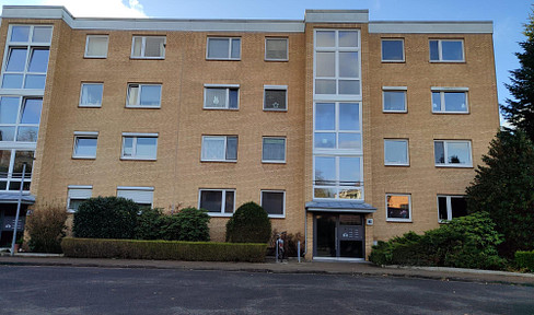 Bright, beautiful 3-room apartment, available immediately, offered by the owner.