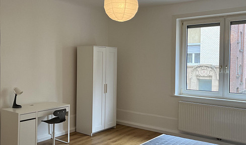 Großes Möbliertes WG Zimmer